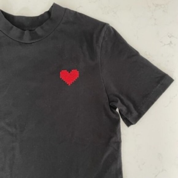 ICONE for Simons SS Faux Turtleneck Top w Cross Stitched Heart Black + Red Sz S - Picture 3 of 10